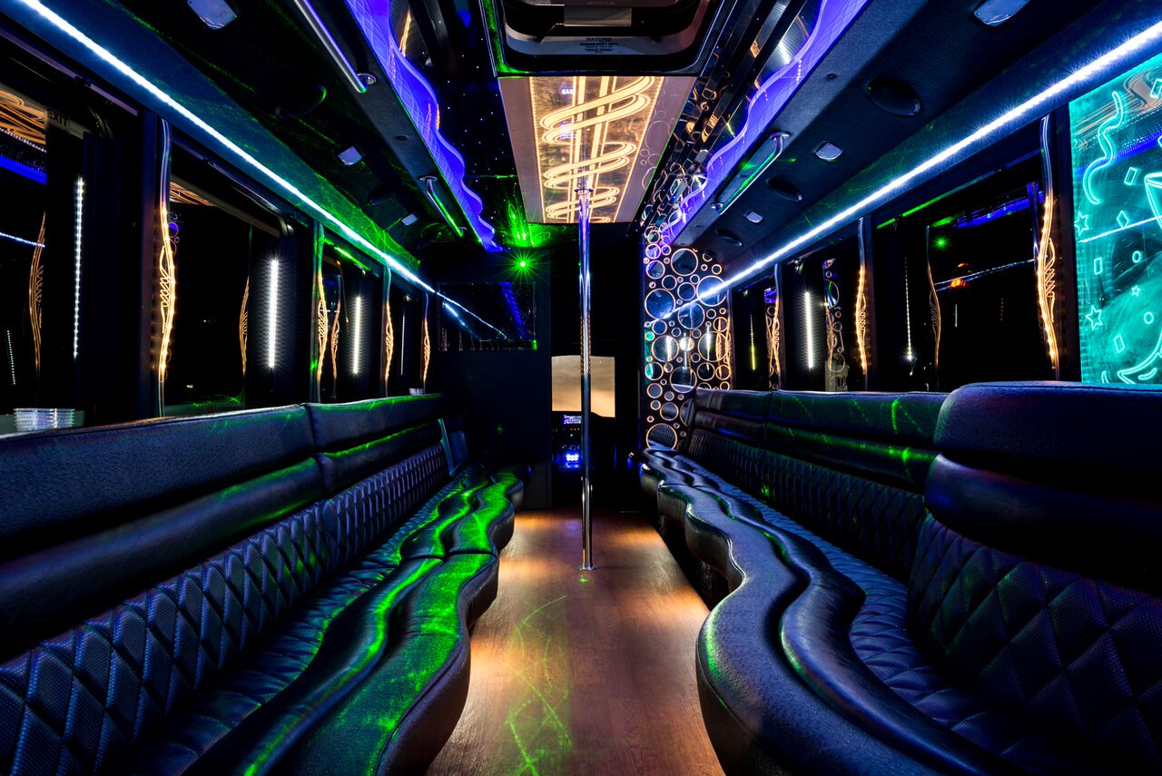 12 Crtitical Tips to Renting a Las Vegas Party Bus or Mega Limo with