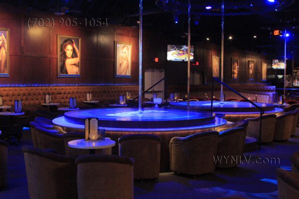Main stages at Scores stripclub with stipper poles
