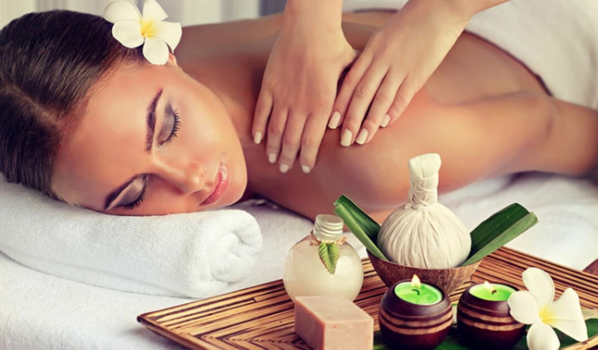 Deep tissue massage in your hotel room by Vegas Thai Massage